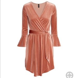 H&M Velvet pink peach dress new without tags